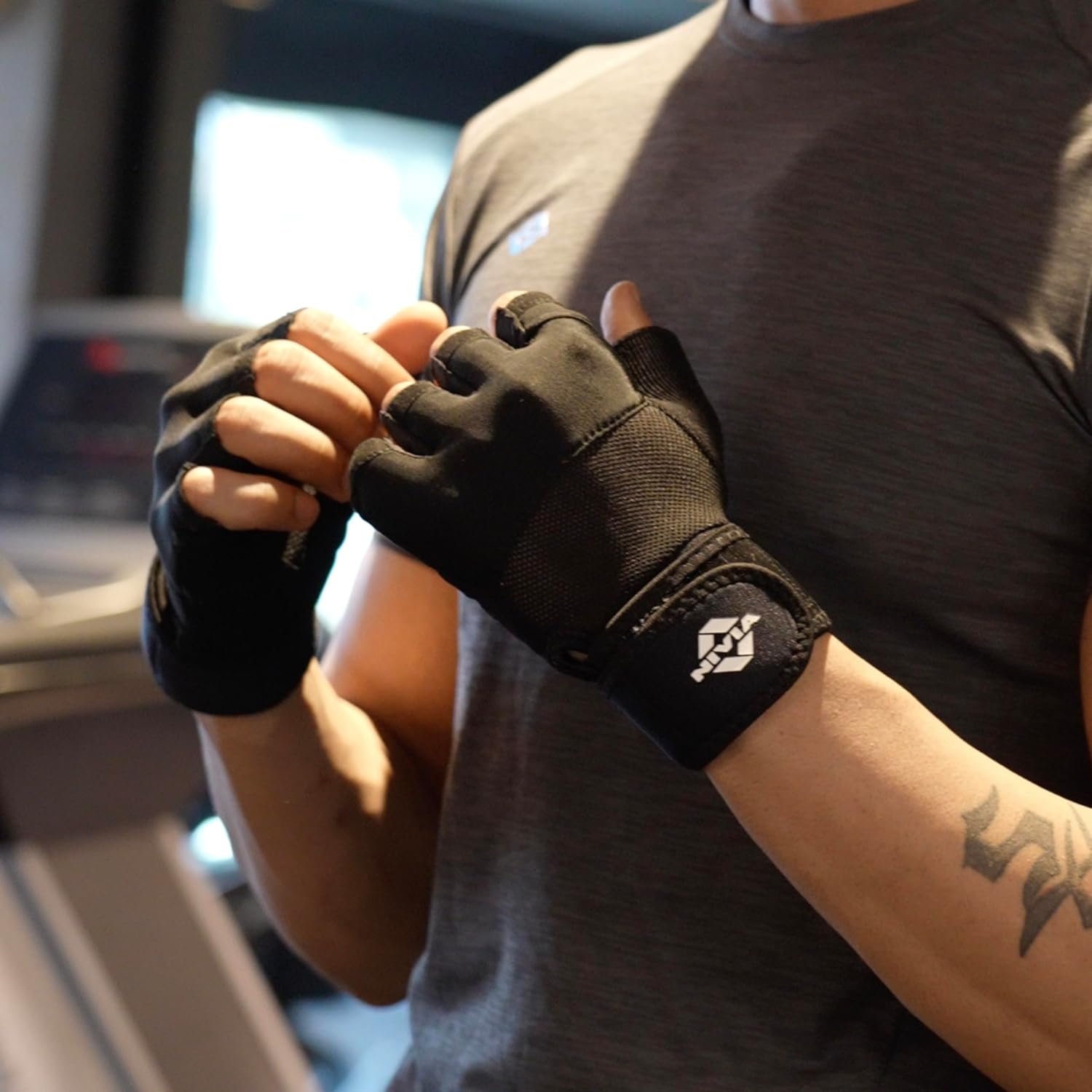 Nivia hand gloves for gym online