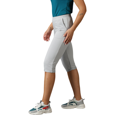 Women's Regular fit Capri pants with Elasticated waist & side pockets.