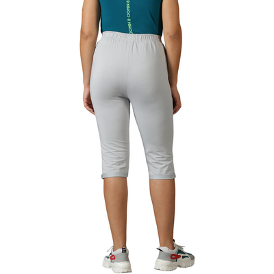 Women's Regular fit Capri pants with Elasticated waist & side pockets.