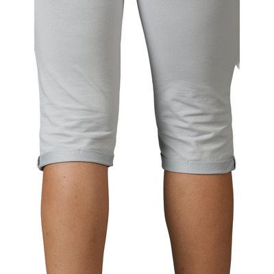 Women's Regular fit Capri pants with Elasticated waist & side pockets.