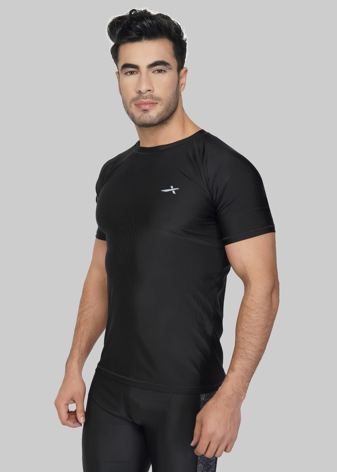 Solid Men Round Neck Black T-Shirt (Black)(Half Sleeve)