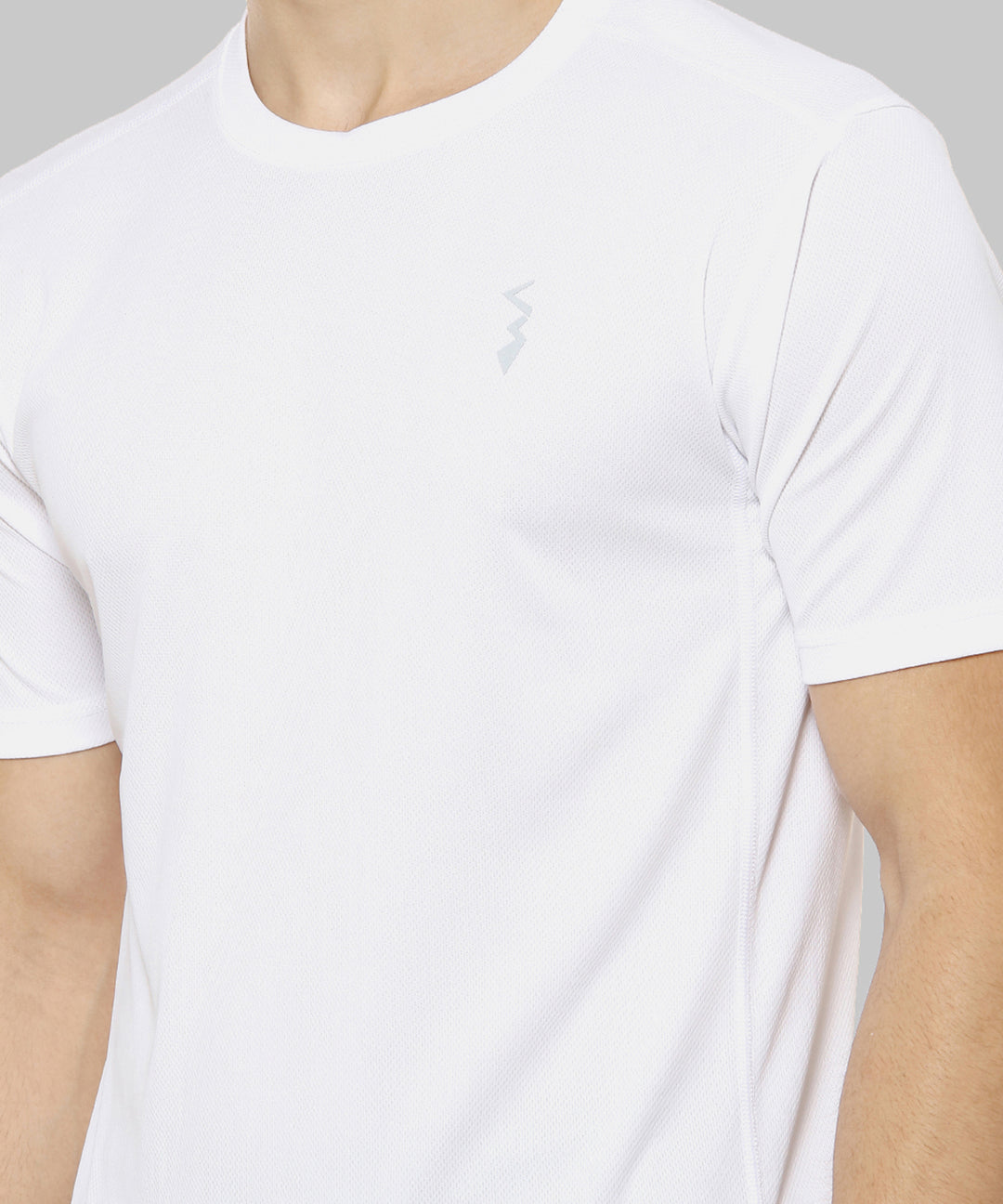 White Men Solid Polyester Sports Tshirt Round Neck